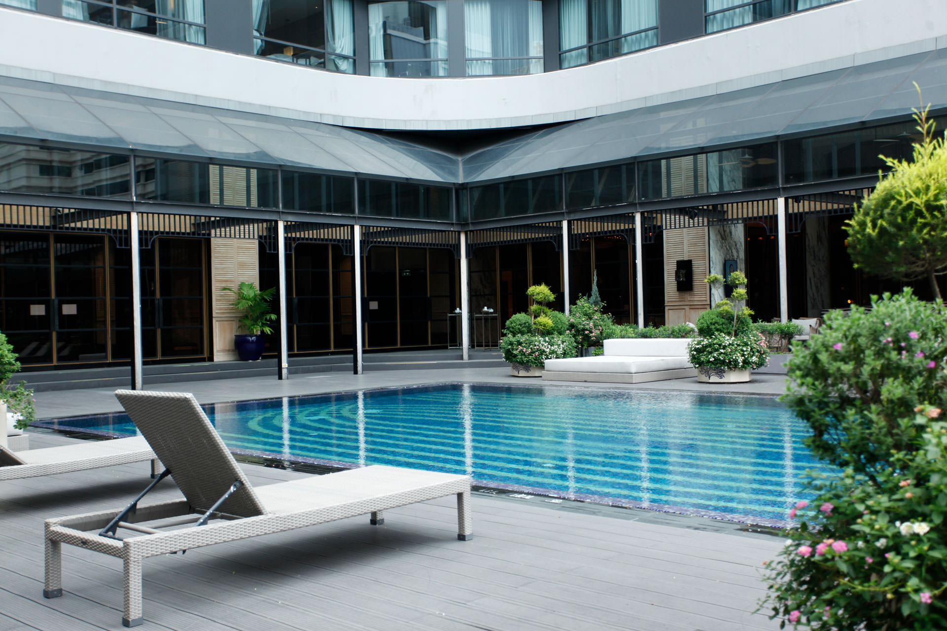 สระว่ายน้ำ Bangkok Marriott Marquis Queen's park