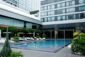 สระว่ายน้ำ Bangkok Marriott Marquis Queen's park
