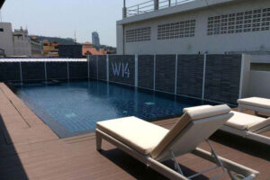 สระว่ายน้ำ โรงแรม W14 พัทยา