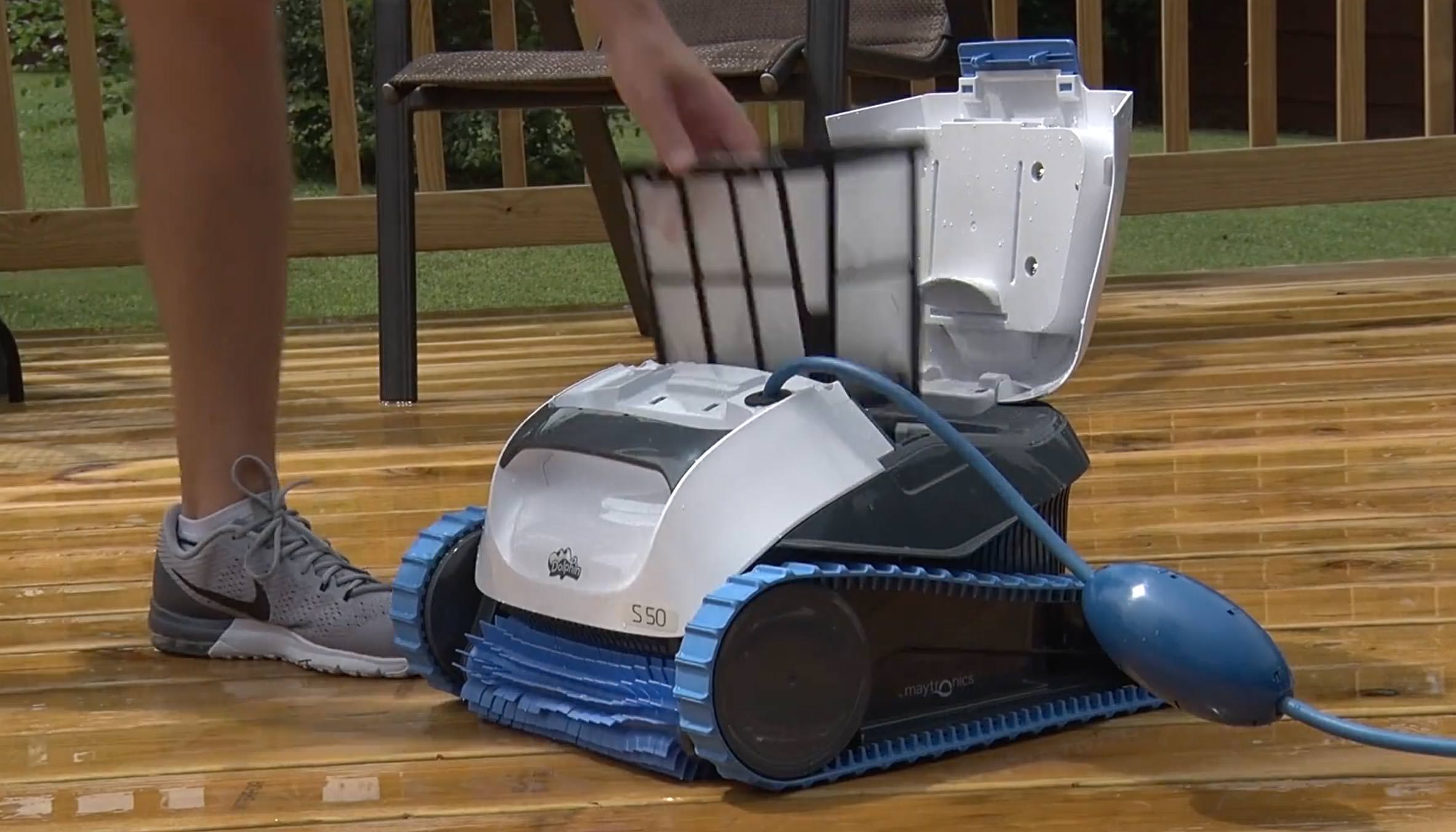 5 Reasons Why You Should Have a Robotic Pool Cleaner