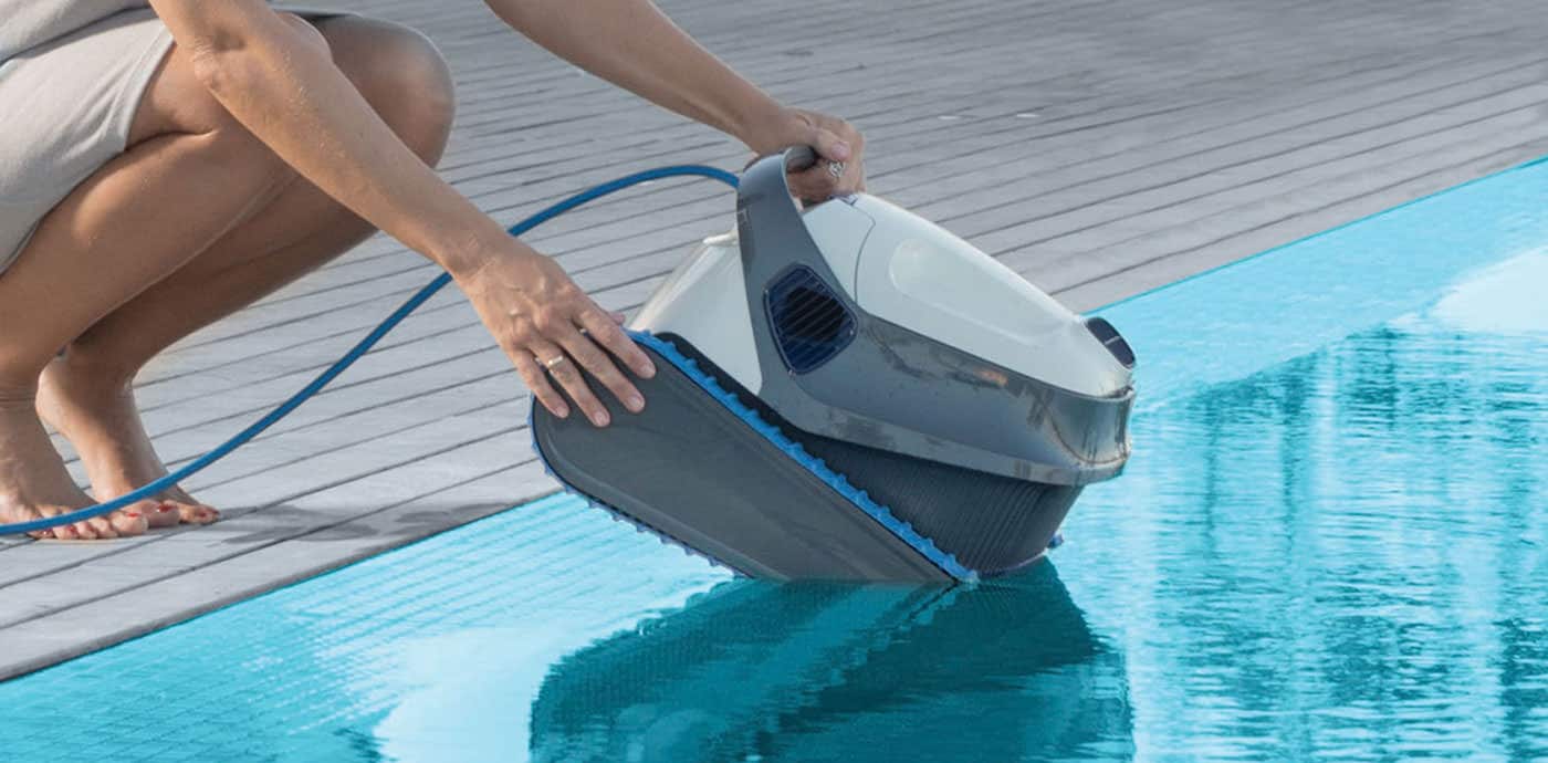 5 เหตุผลที่คุณควรมีหุ่นยนต์ทำความสะอาดสระว่ายน้ำติดบ้านในช่วง COVID-19