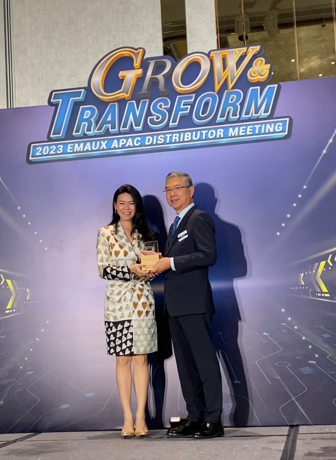 รับรางวัลกับทาง Emaux ในงาน Grow&Transform