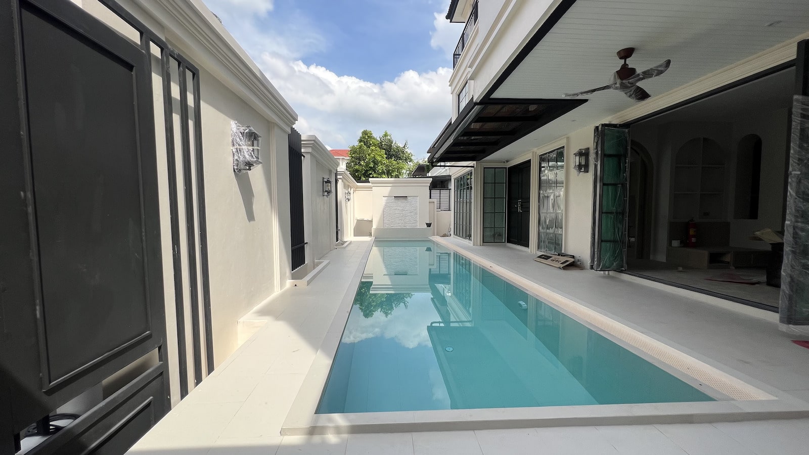Esta Private Home